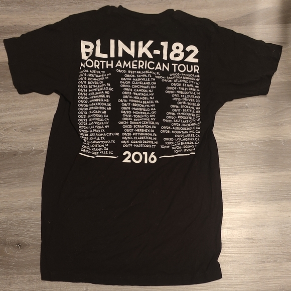 Blink 182 Tour Shirt - 2016 - Medium - Picture 2 of 2